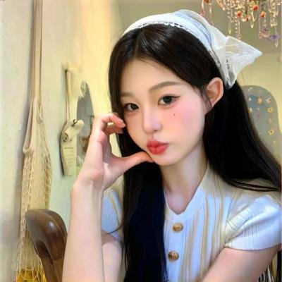 明星 - 莉莉·詹姆斯 